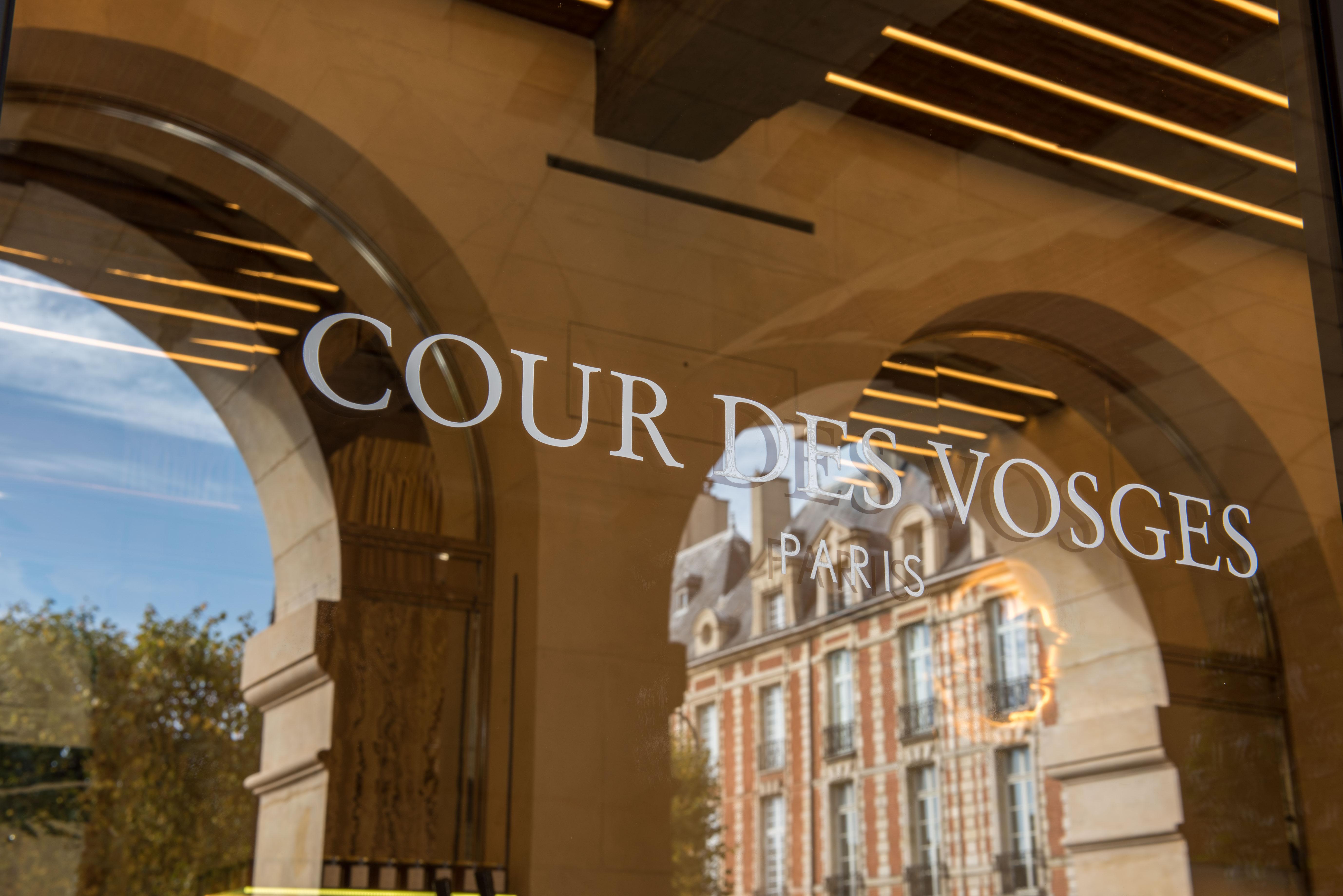Hotel Cour des Vosges Paris Exterior foto