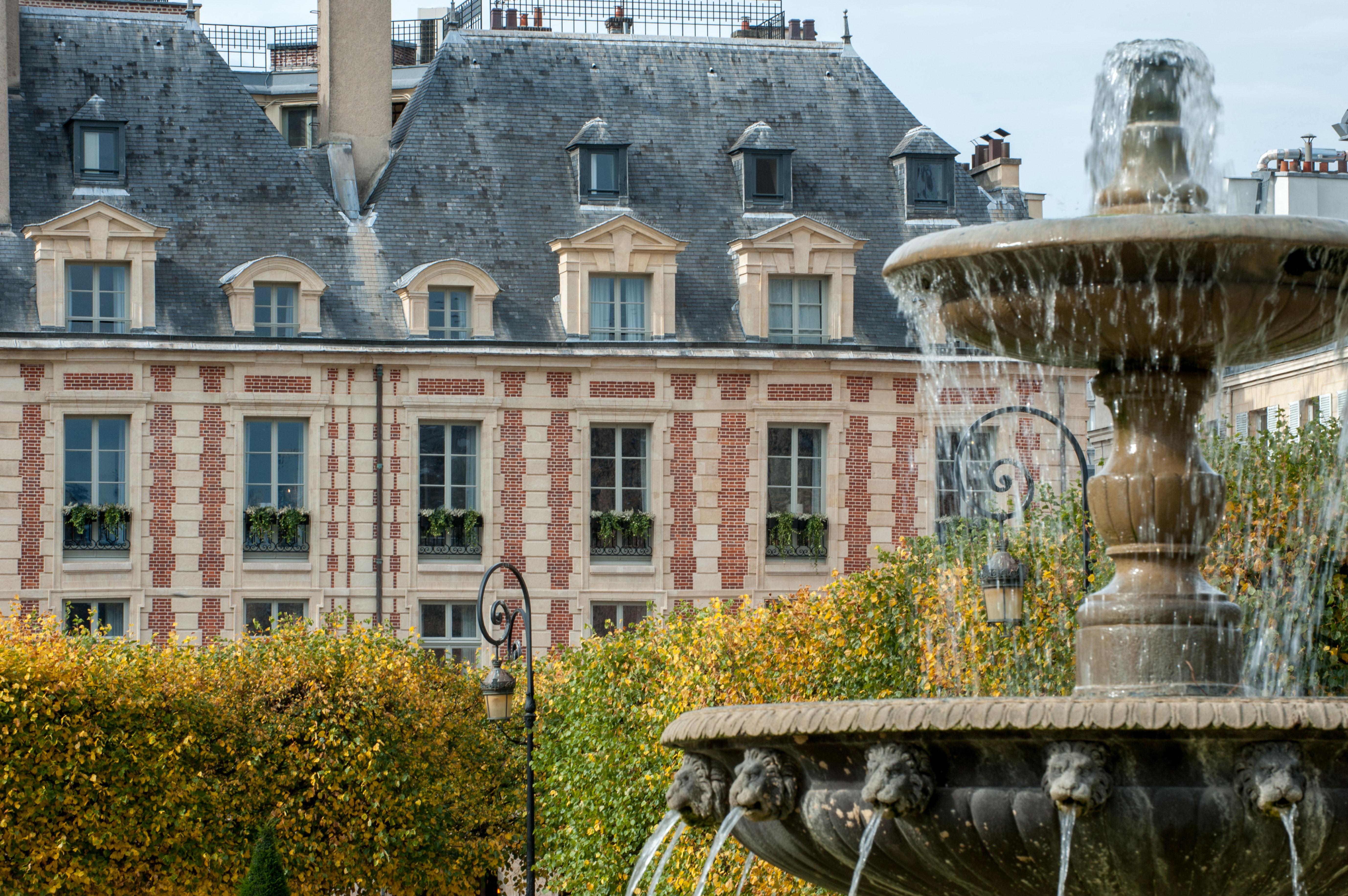Hotel Cour des Vosges Paris Exterior foto